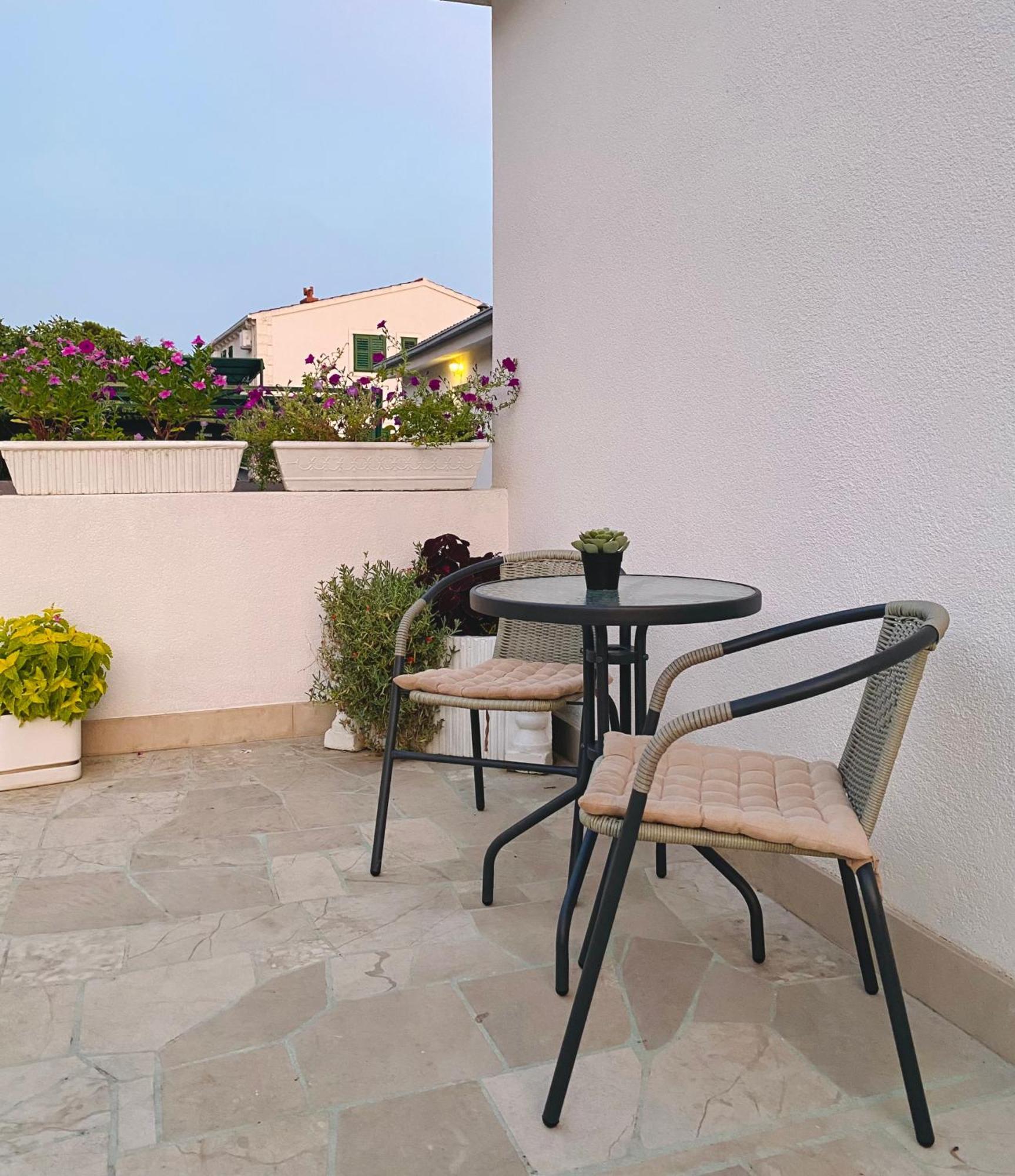 Apartments & Rooms Joy Of Life In ماكارسكا المظهر الخارجي الصورة